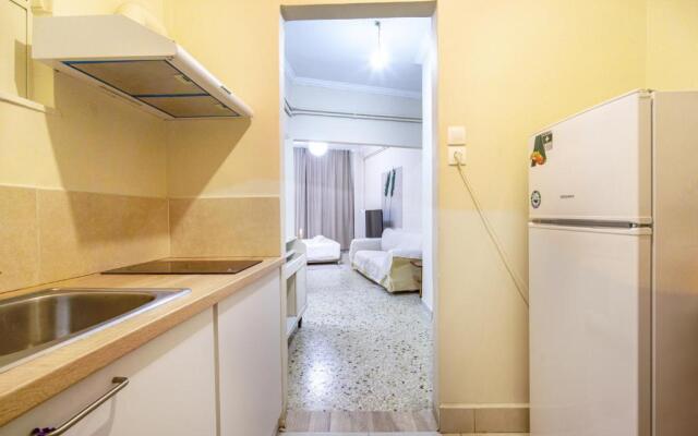 Filopappou Decent Apartment