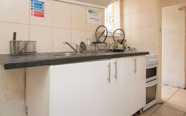 Central Hotel - Hostel