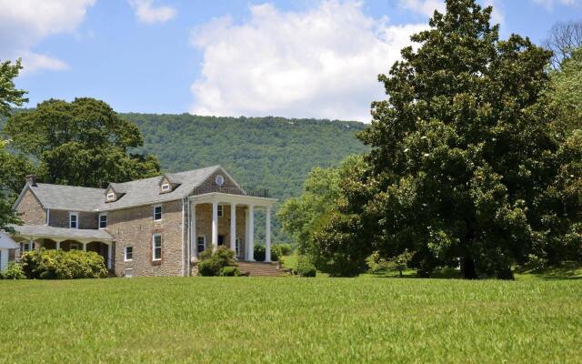 Mountain Cove Farms Resort