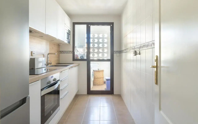 2066-Apt 2 bedrooms on beach, tenis, gym, pool
