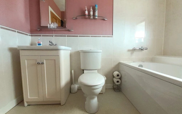 2 Bed Home With Private Garden in the Highlands