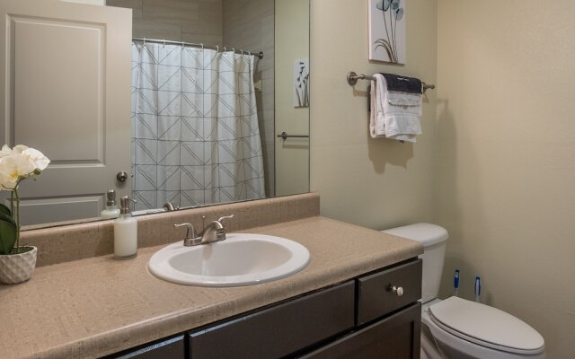 Southside 1 BR Apt with Parking by Frontdesk
