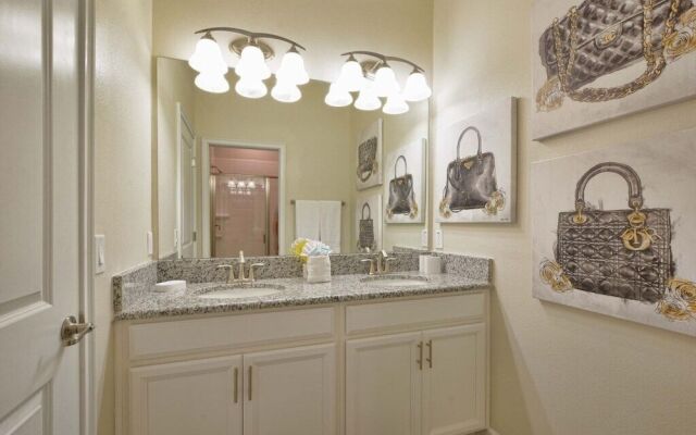 Storey Lake-5 Bedroom Townhome W/spashpool-1613st Townhouse