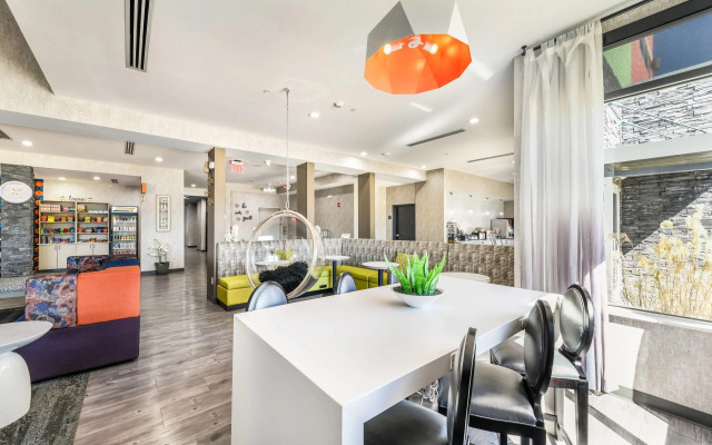 Hy-Lo Hotel, an Ascend Collection Hotel