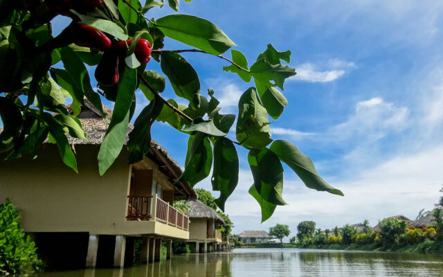 Mekong Riverside Boutique Resort & Spa