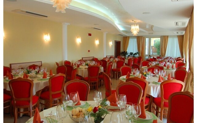 Belvedere Club Hotel