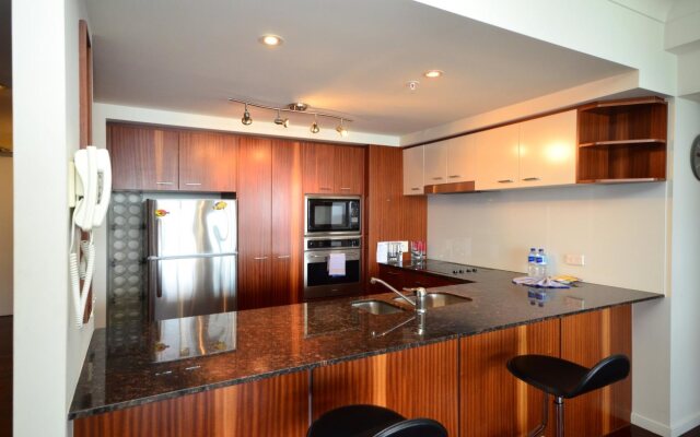 Mantra Towers of Chevron by Holiday Rentals Surfers Paradise