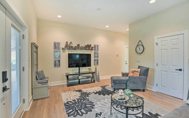 Cozy Tennessee Country Retreat on 5 Acres!