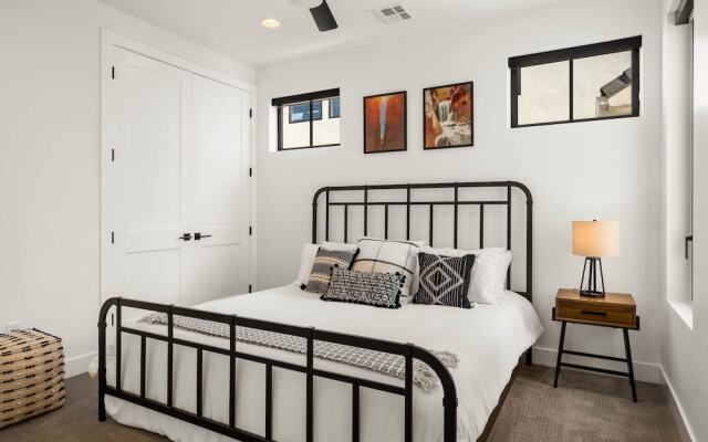 Desert Gem 7 Bedroom Home