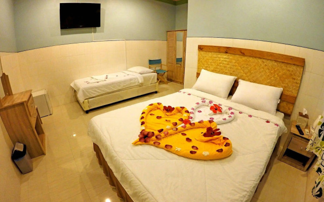 Rasdhoo View Inn
