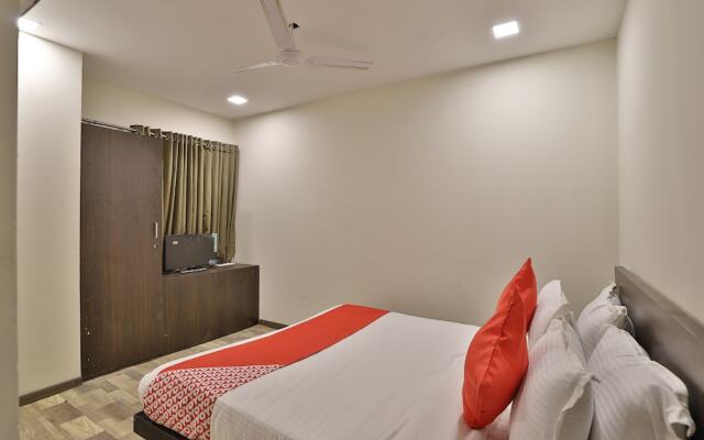 OYO Flagship 30564 Ripple Mall