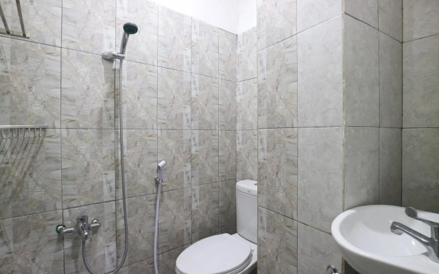 Saloka Guest House by ZUZU