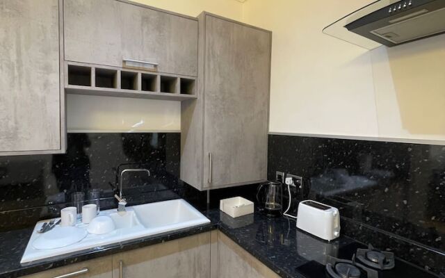 Charming 1-bed Apartment in Wolverhampton