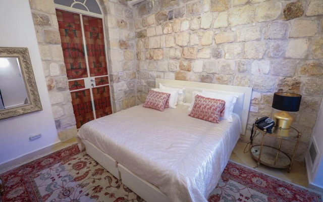 Western Wall Luxury House