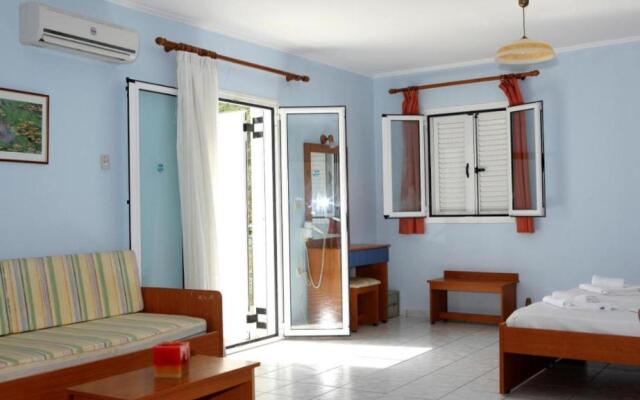 Makis Lighthouse 8