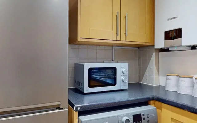 Romford Retreat - Modern 2BR Apartment