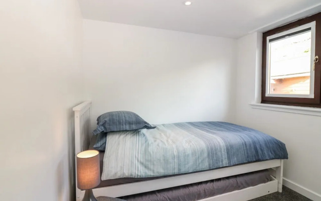 Dolphin Cottage