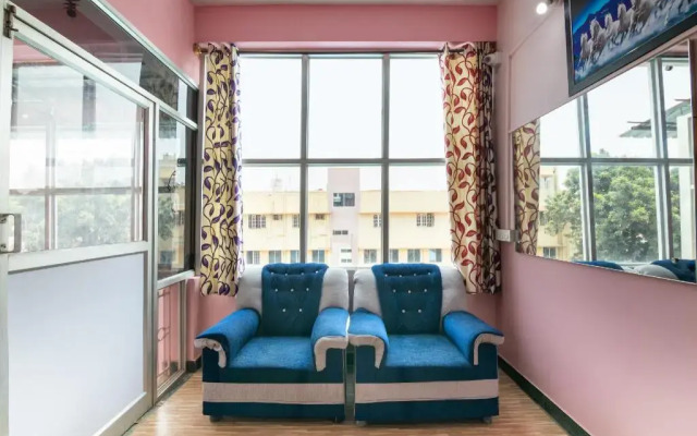 OYO 22101 Shree Raksha Comfort