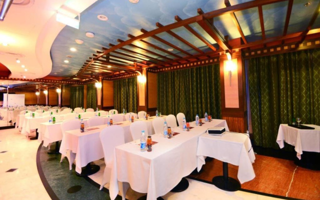 Leader Al Muna Kareem Hotel