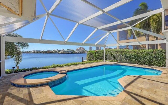 Waterfront Home With Spectacular View, Pool and spa