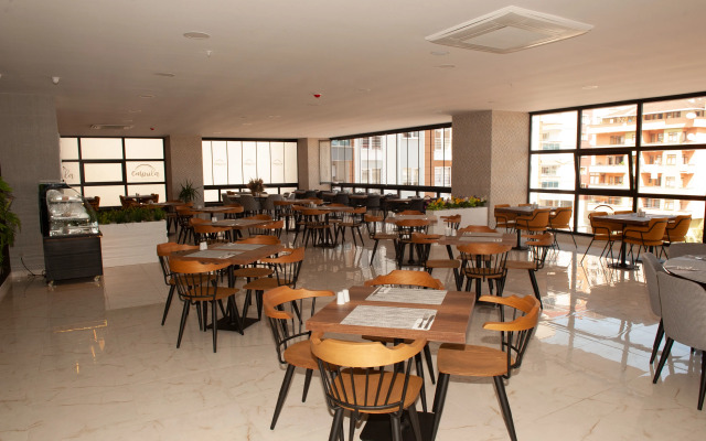 Empula Hotel & Residences