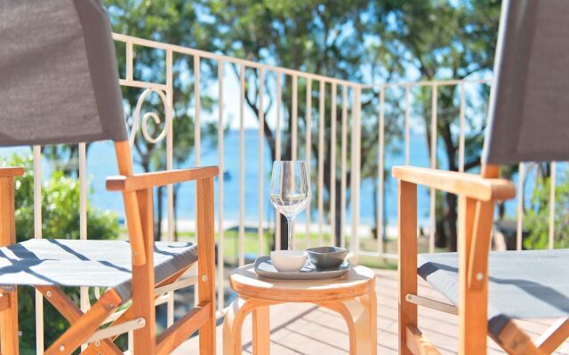 Canvas at Dutchies Beach