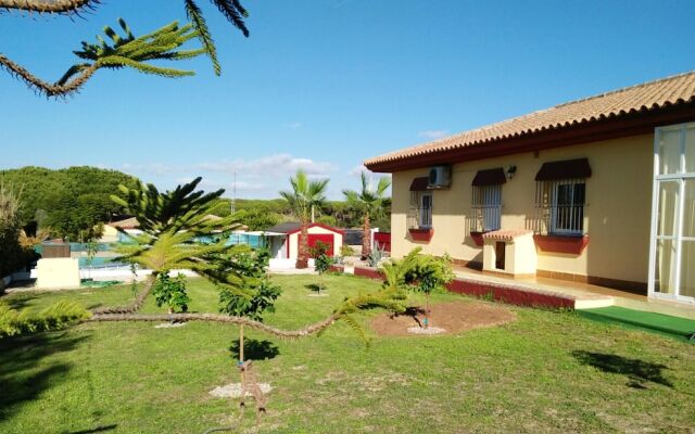 House with 3 Bedrooms in Chiclana de la Frontera, with Private Pool, Enclosed Garden And Wifi - 2 Km From the Beach