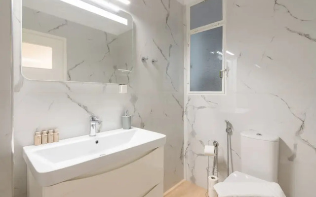 Phaedrus Living: City Center Flat Michalakopoulou