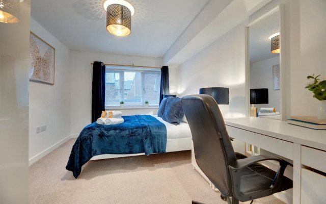 Charltons Bonds Apartments 2B- By Week2Week