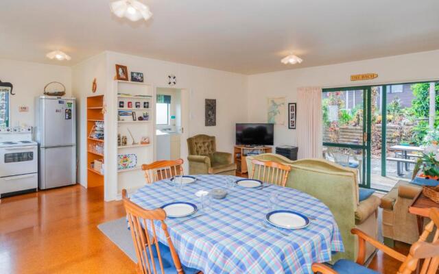 The Bach - Whitianga Holiday Home