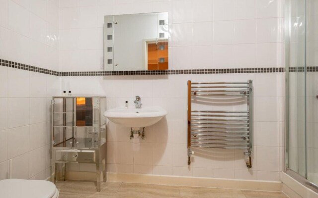 The Southwick Sanctuary - Large & Modern 6bdr with Terrace