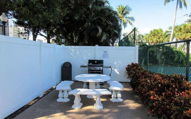 Creciente 313N by RedAwning