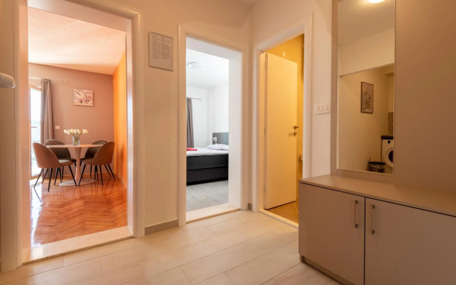 Apartments & rooms Leon