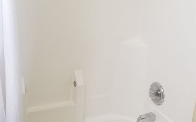 Quality Inn Chesterton near Indiana Dunes National Park I-94