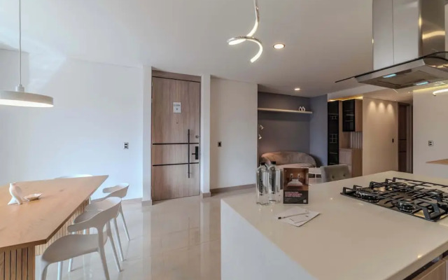w Elegant 3BR w Outdoor Balcony