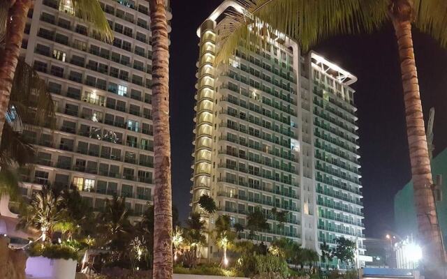 Azure Luxury City Suites by VacationsPH