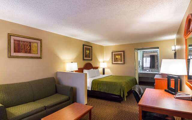 Quality Inn & Suites Garland - East Dallas