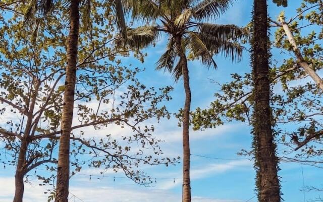 Playa Del Fuego Beach Hostel and Resort
