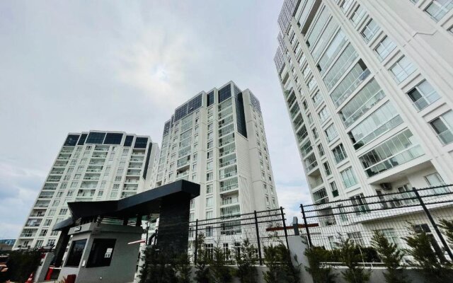 Next to the metro station 13th floor Luxury Loft apartment in Nilüfer Bursa