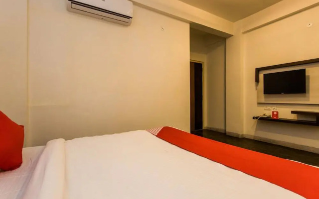 Hotel Emerald Park By OYO Rooms