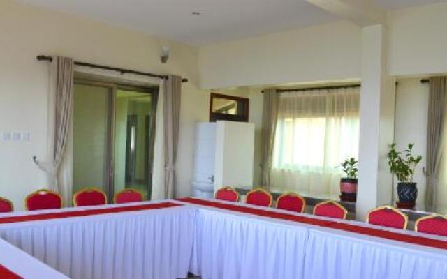 Petit Saigon Beach Hotel