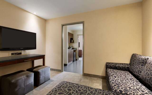 Days Inn by Wyndham Regina Airport West