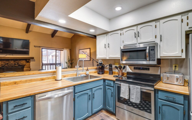 Luxe White Mountain Condo: Addt'l Rental On-site