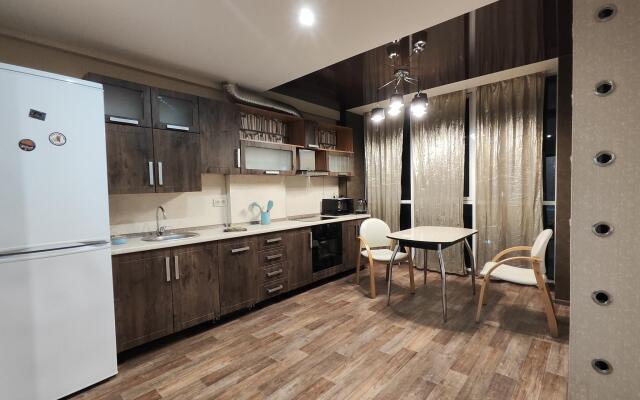 Апартаменты на переулке Суворова 5