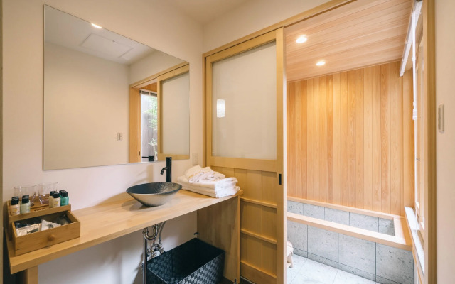 Miro Kujo Kawaramachi Tei