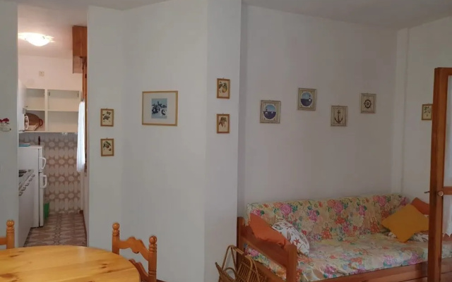 Spacious Flat With Common Pools and Kids'play Area
