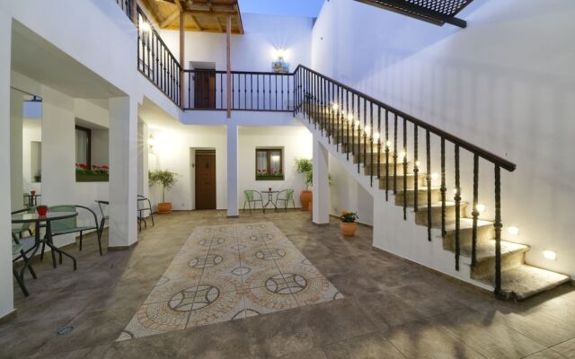 CASA VERDE Comfortable Air-Conditioned