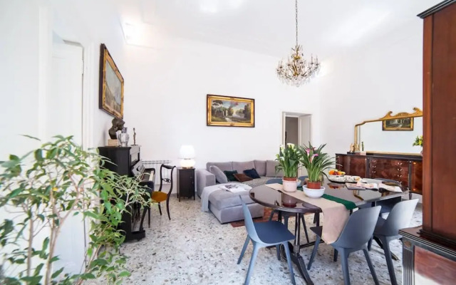 Super Big History Luxury At Colosseum