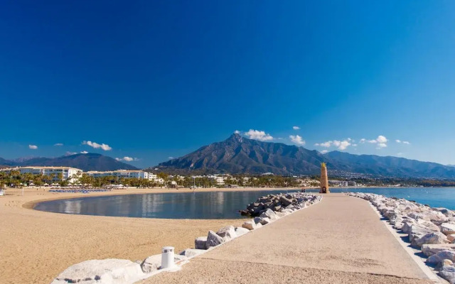 Marbella Pool House Ph24 on sea Shore