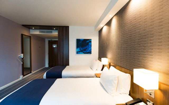 Holiday Inn Express London Heathrow T5 by IHG